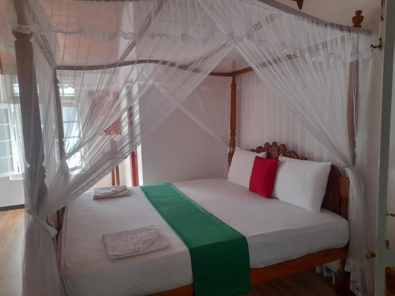 Tranquility Guest House Hikkaduwa Exteriör bild