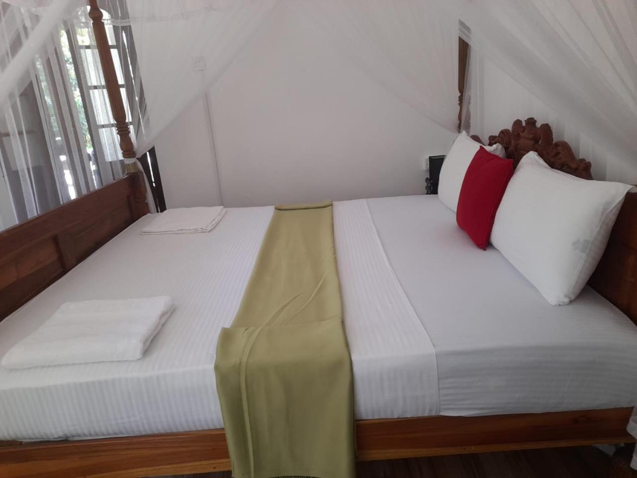 Tranquility Guest House Hikkaduwa Exteriör bild