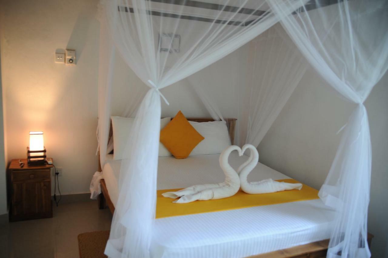 Tranquility Guest House Hikkaduwa Exteriör bild