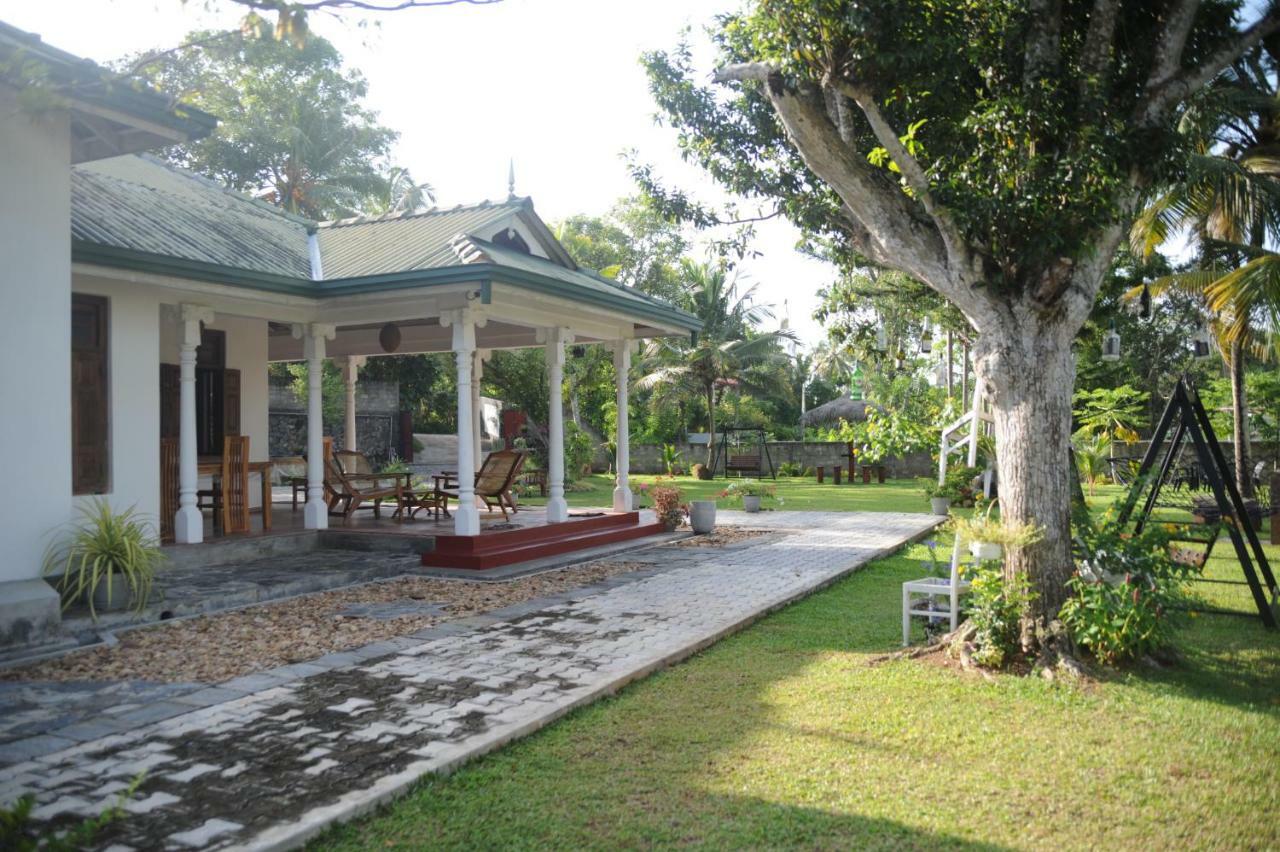 Tranquility Guest House Hikkaduwa Exteriör bild